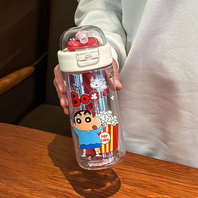Crayon Shin-chan tritan taza de agua para niñas 2025 nueva taza mezcladora de verano para estudiantes que van a la escuela taza especial para evitar caídas