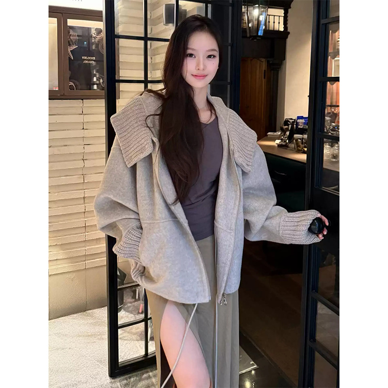 Early autumn relaxed style oversized collar knitted cardigan for women, unique design, loose fit, slimming, versatile sweater coat top