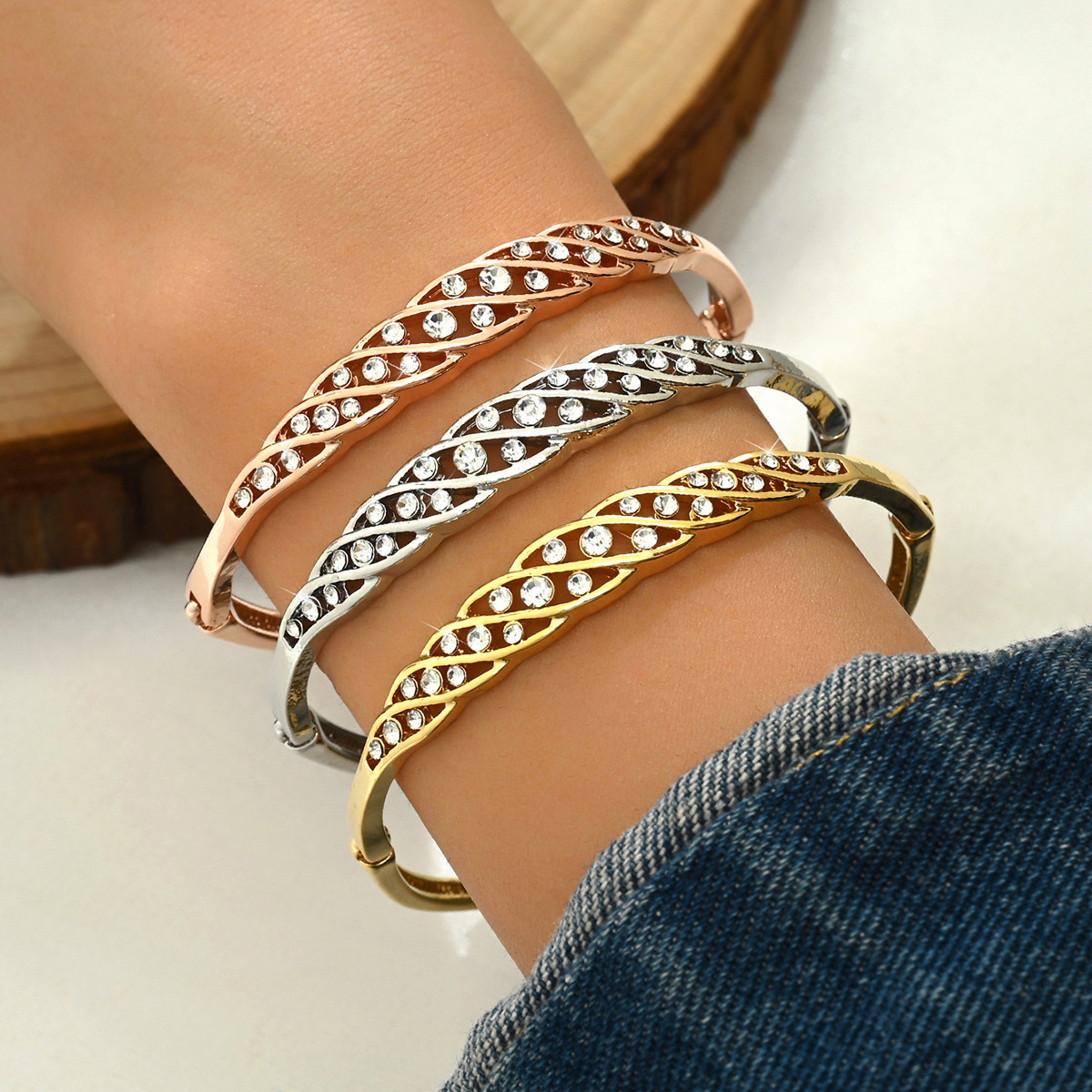 Europa y los Estados Unidos simple fragancia estilo diamante pulsera micro-diamantes versátil mujer ligera lujo en línea joyas de pulsera al por mayor