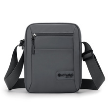 代发2026新款跨境日韩男士单肩斜挎包休闲运动背包简约牛津布外贸