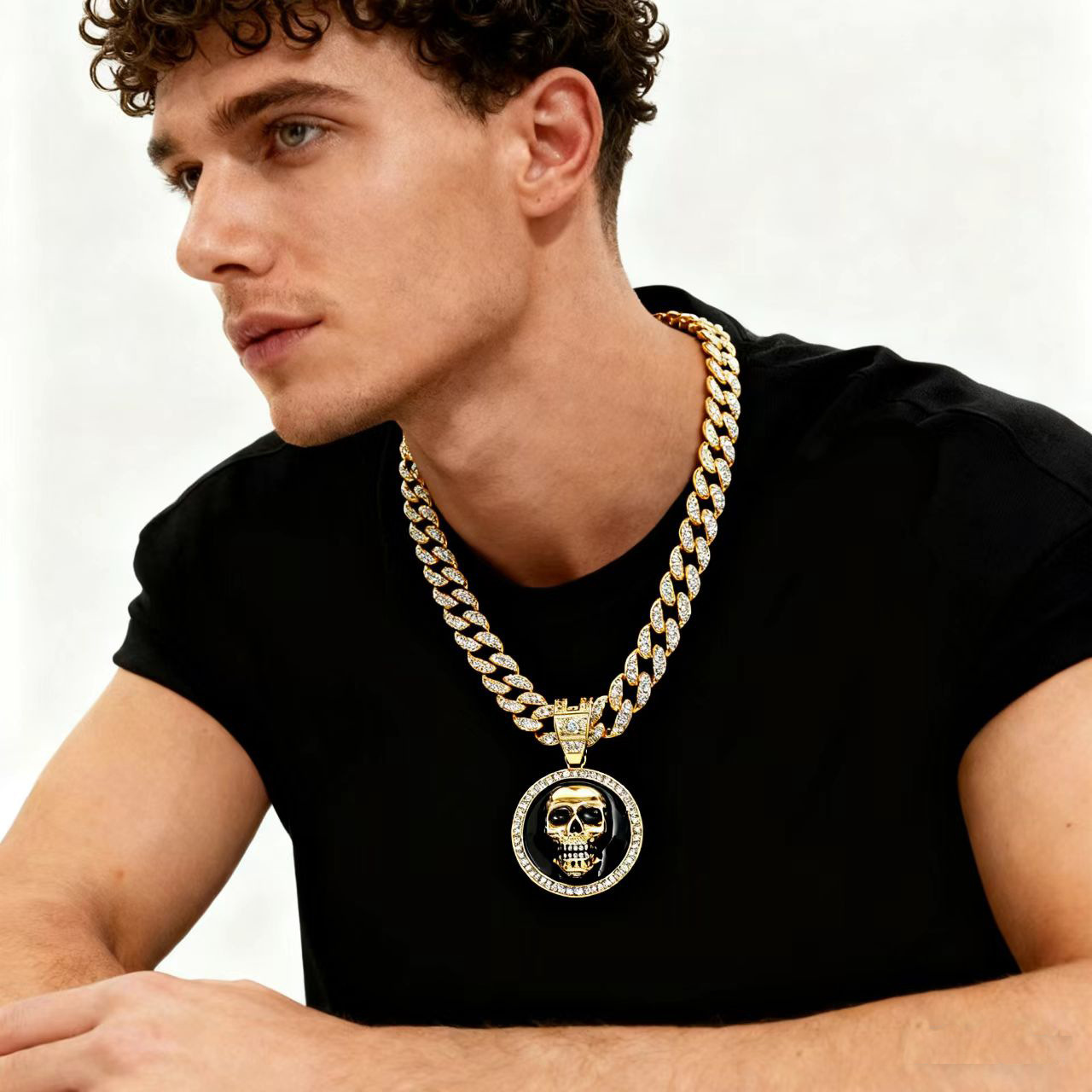 Nuevos productos transfronterizos de aleación de goteo de aceite colgante de calaveras estilo personalidad hip-hop moda collar joyería para hombres
