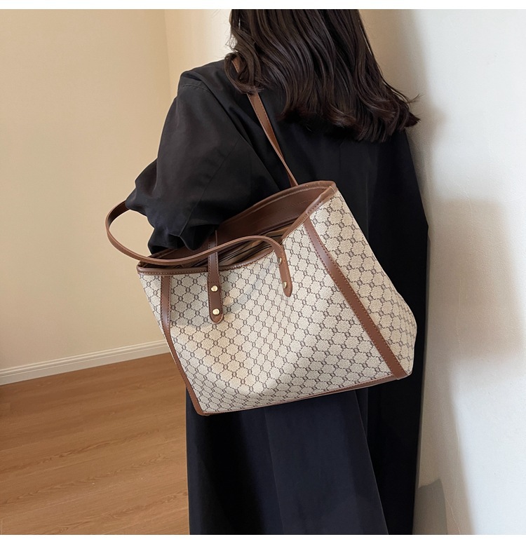 High-end, stylish, versatile, hand-carry bag for women, 2025 new trendy and popular single-shoulder bag with large capacity tote bag undefined