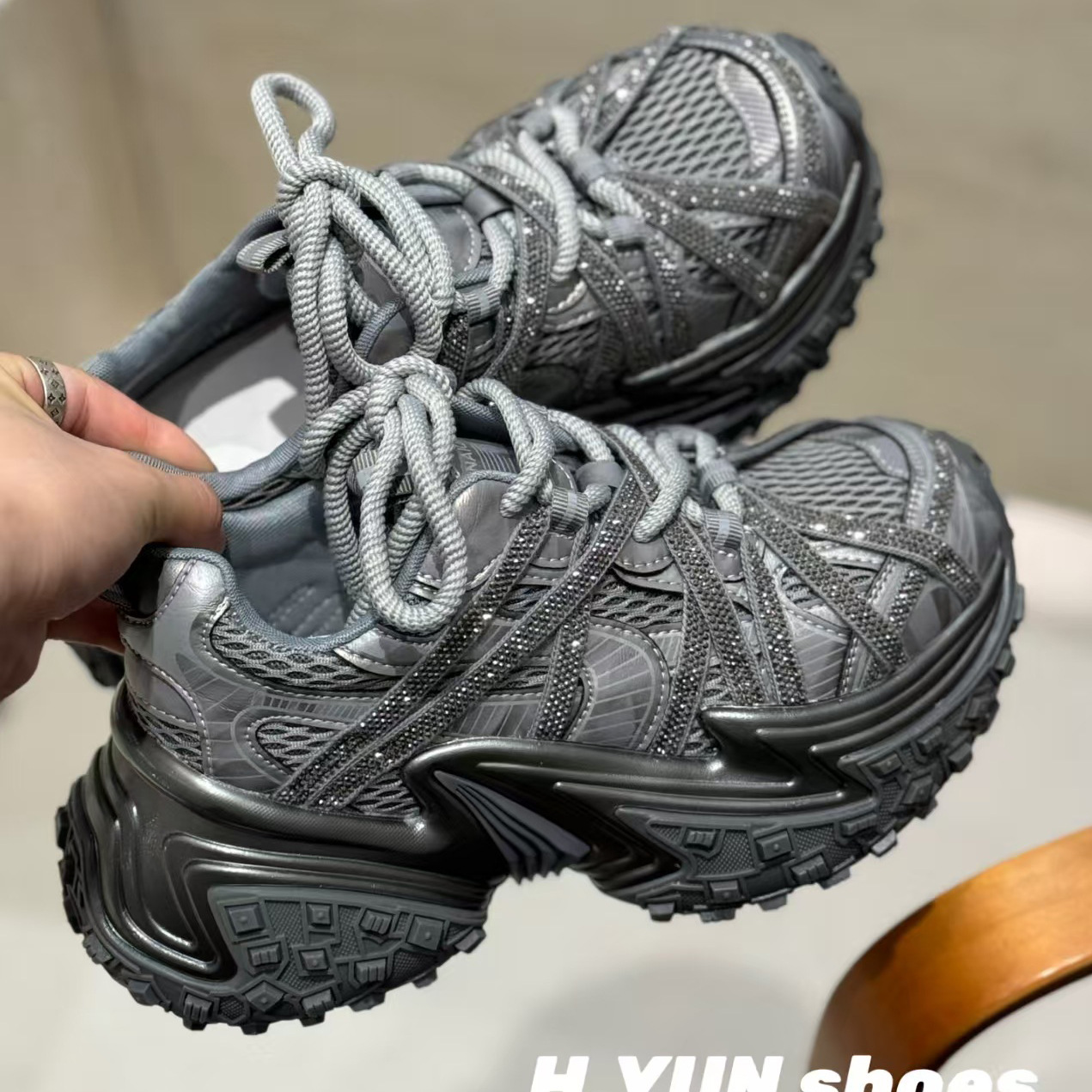 休闲鞋爆款厚底女2025秋季新款轮胎底潮鞋绑带小众时尚百搭老爹鞋