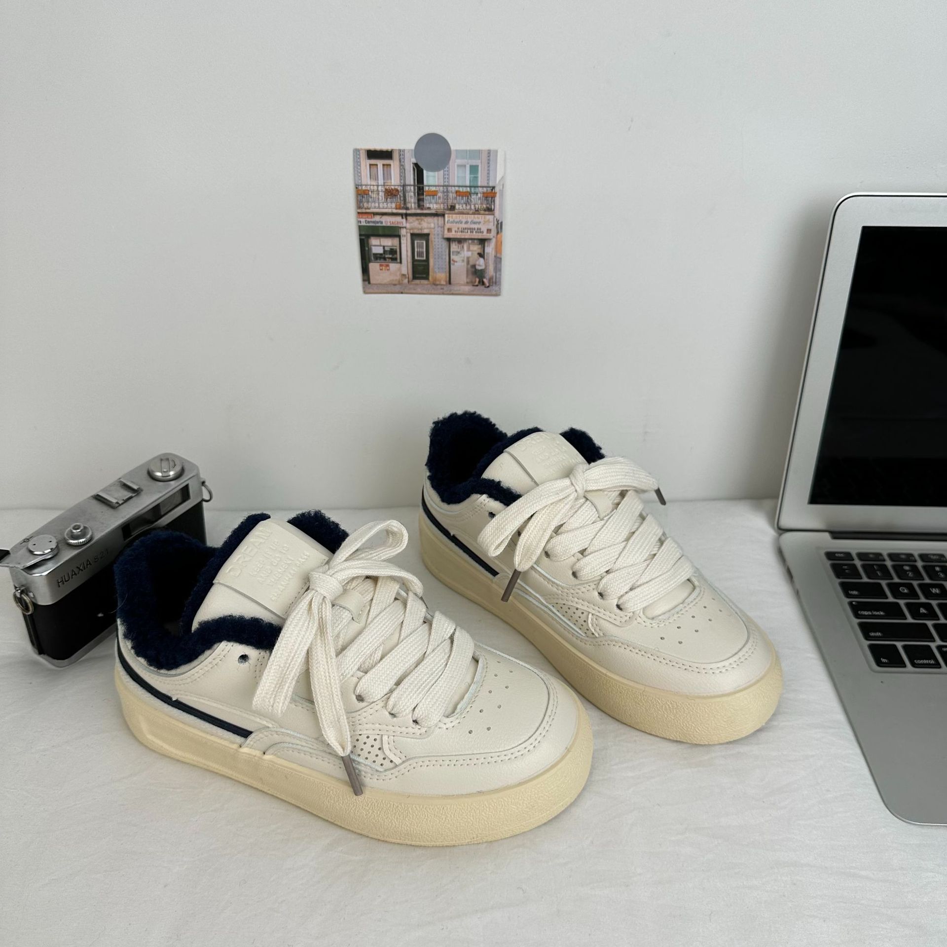Yuanbo 2024 invierno nuevo tipo de zapatos de lana, zapatos de algodón casuales de baja altura, zapatos de lona cálidos