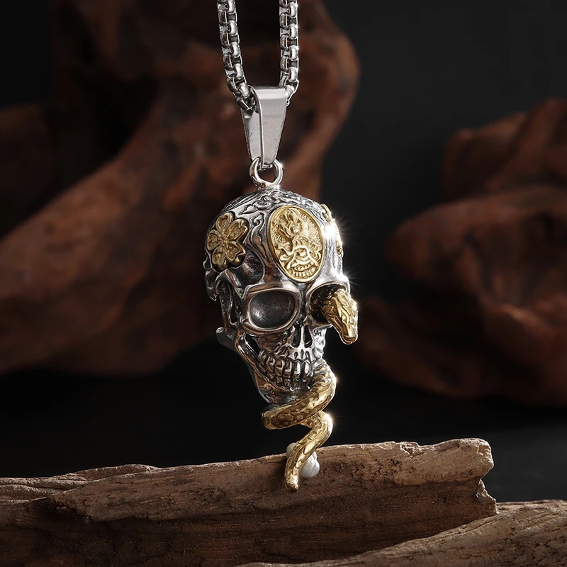 Halloween Dark Style Couple Titanium Steel Necklace, Personalized Retro Stainless Steel Hugging Skull Pendant Sweater Chain