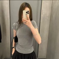 Yifantai мультяшная белая футболка на плечо, женская спортивная летняя облегающая Сексуальная стройнящая Однотонная футболка с круглым вырезом