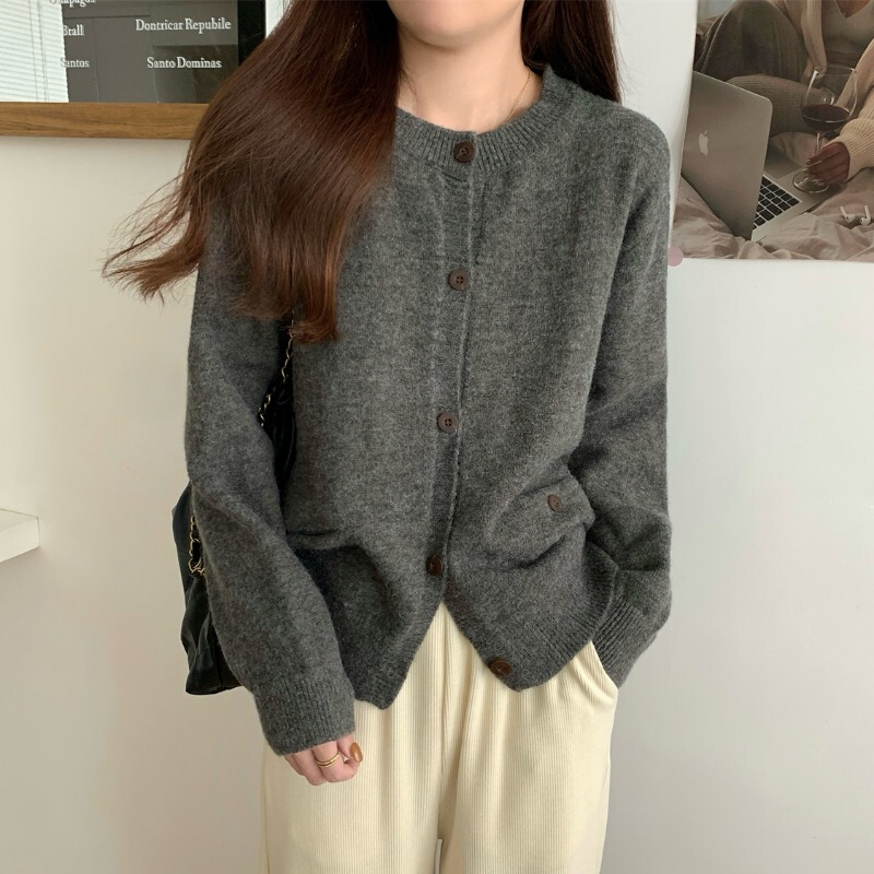 柔らかくワックスのようなレイジースタイルのショートセータージャケット2025新しい女性の秋と冬の韓国スタイルのルーズ長袖ニットカーディガントップ|undefined