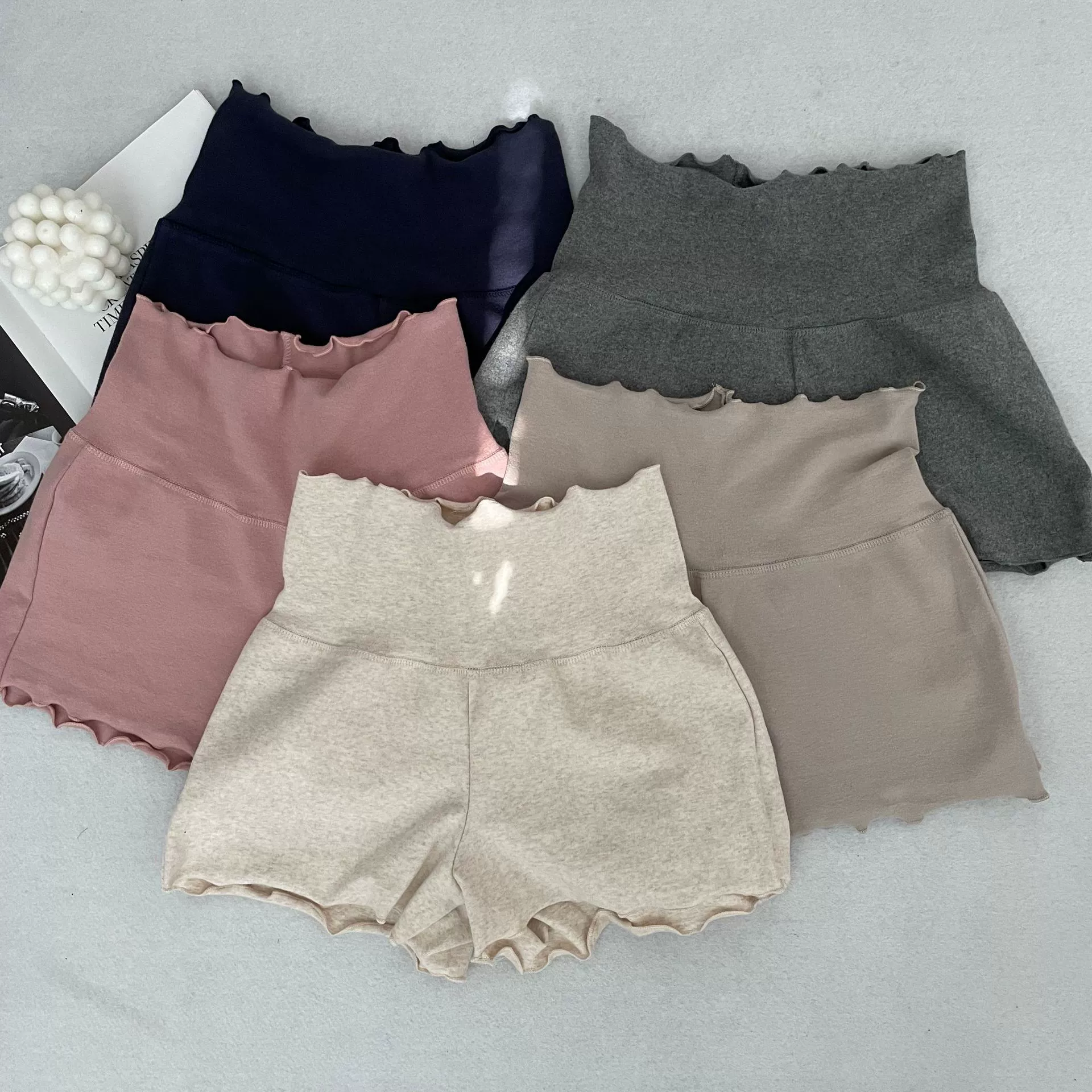 Шорты с высокой талией и ушной отделкой