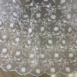 工厂批发网纱蕾丝刺绣面料夏季服装连衣裙水溶牛奶丝绣花布料现货
