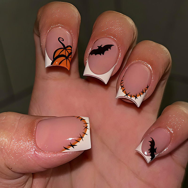 Cross-border Halloween nail patches with bat and pumpkin designs, French-style simple Halloween manicure, wearable fake nails Cross-border Halloween nail patches with bat and pumpkin designs, French-style simple Halloween manicure, wearable fake nails