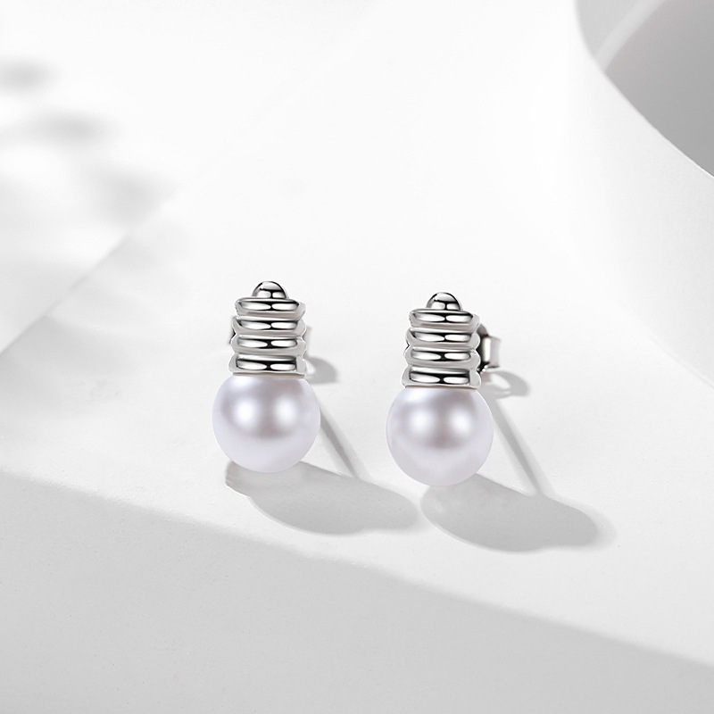 S925 pendientes de plata esterlina pequeña bombilla niñas ins estilo Stud pendientes 925 al por mayor lindo incrustaciones de perlas pendientes aguja de plata