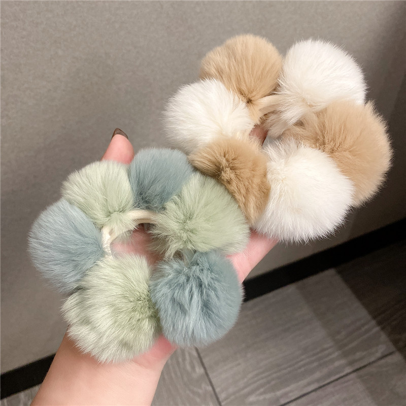 Automne Et Hiver Nouvelle Corde De Tête En Peluche Tempérament Féminin Bande De Caoutchouc Femme Ins Coiffe Bicolore display picture 7