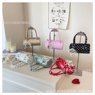 �羳С�����c����Ů2025�¿�r�аٴ�б����������AͲ��С���