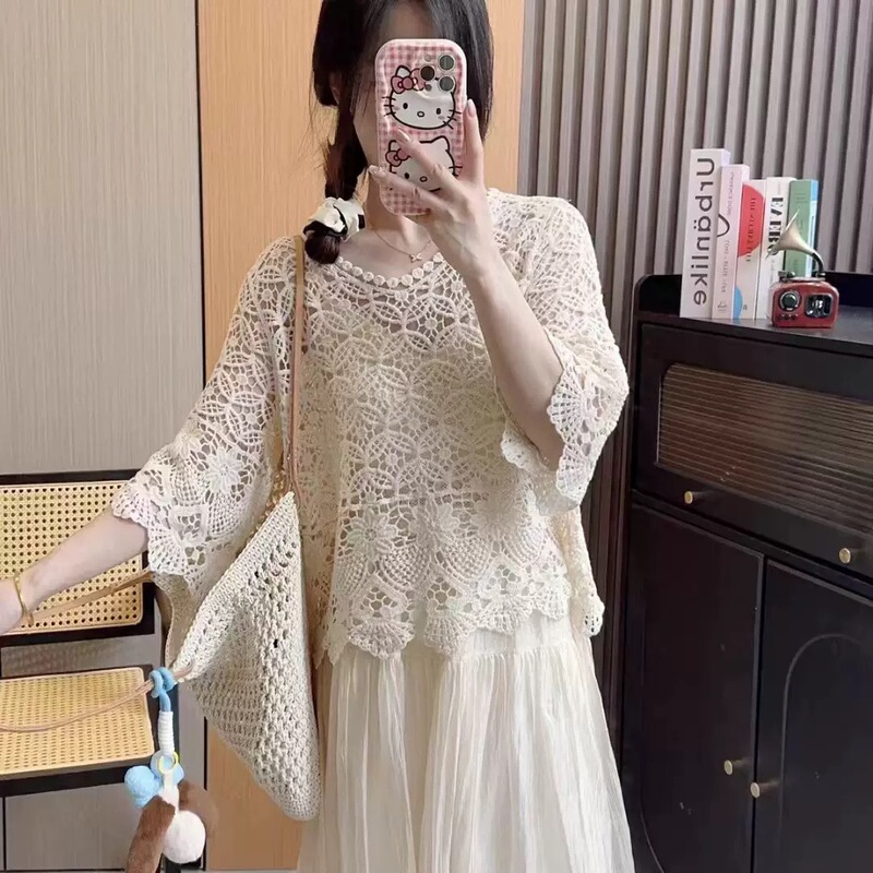 Spring and Autumn New Style Fresh Crochet Hollow Lace Blouse for Women, Loose Hollow Out Fashionable Korean Style Three-Quarter Sleeve Top
