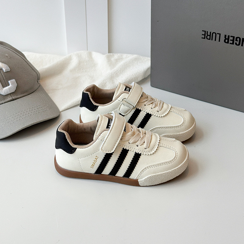 Zapatos deportivos para niños otoño 2025 nuevos zapatos de entrenamiento para niños grandes zapatos de skate casuales para niños pequeños zapatos Agan