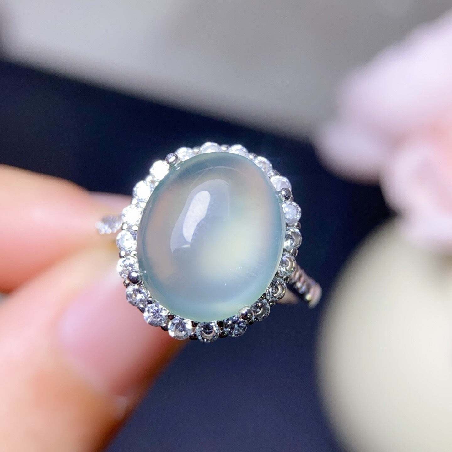 Organic ring with stone