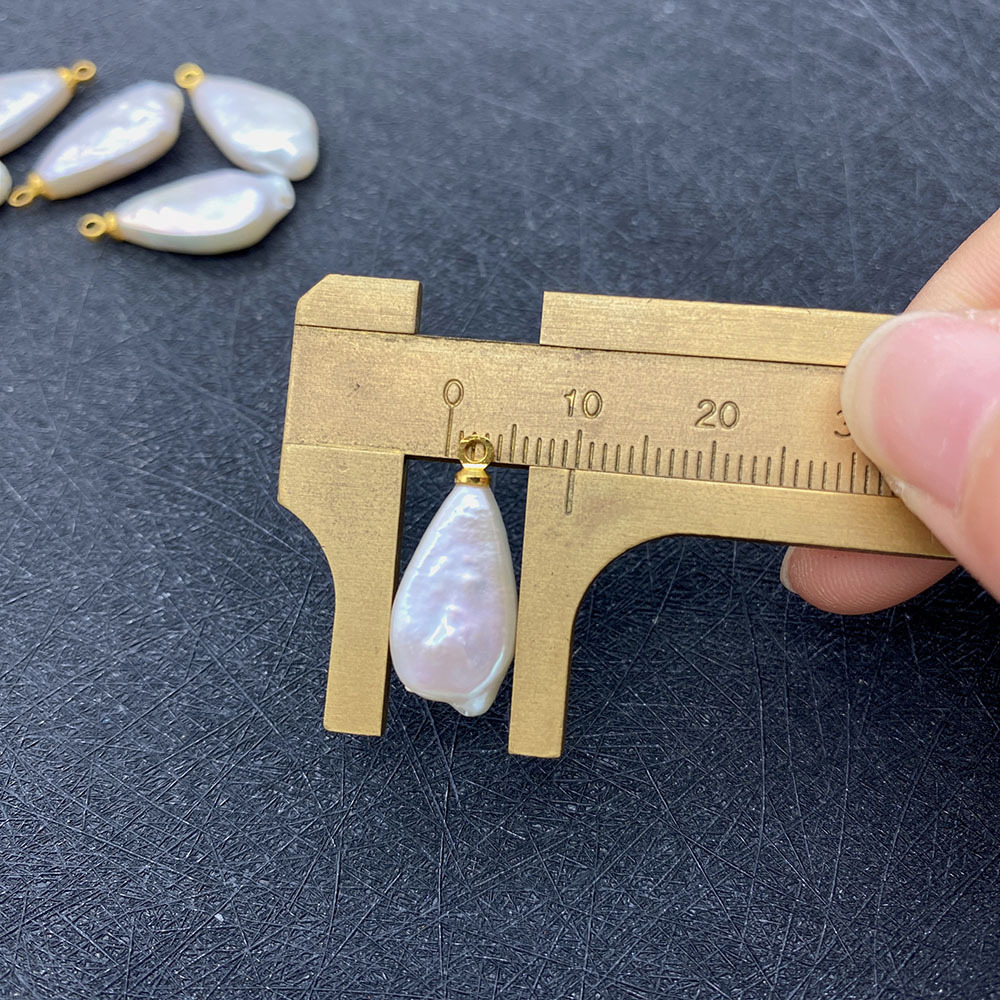 Geometric Pattern 1 Piece 10 * 22mm Freshwater Pearl Geometric Pendant
