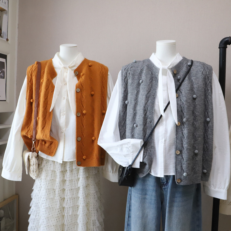 [比正] 2026 Early Spring New Korean Style Round Neck Personalized Youthful Versatile Cardigan Knitted Vest for Women 5836