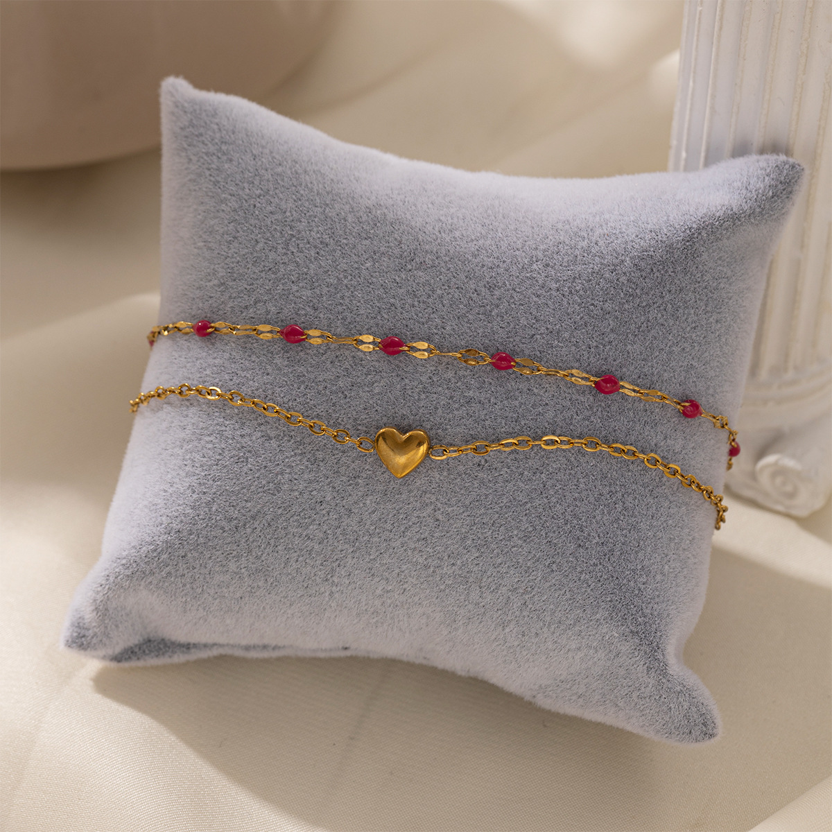 Pulsera de acero inoxidable europea y americana, lujo ligero para mujeres, nicho de amor rosa, pulsera de acero de titanio universal, moda transfronteriza, venta caliente