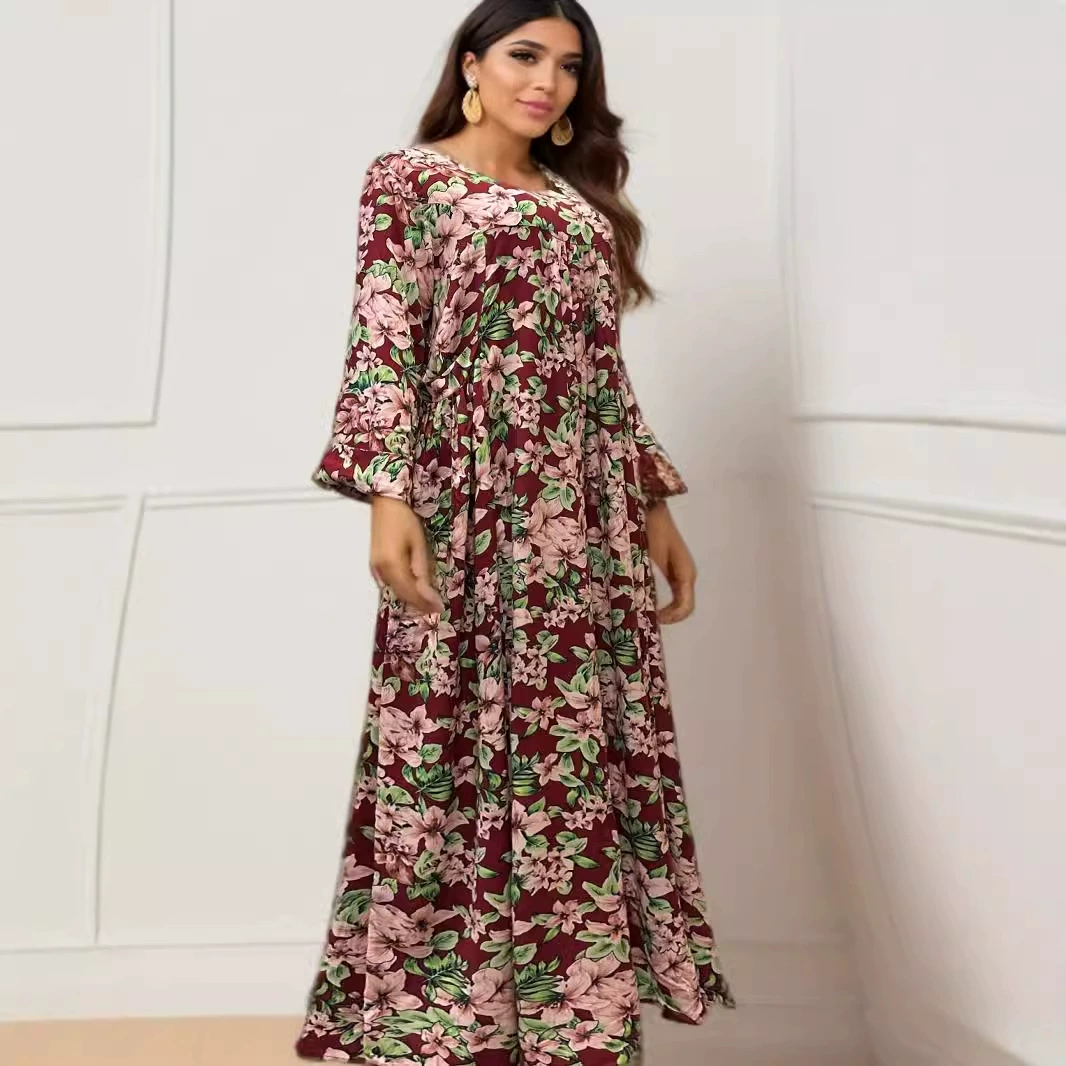 Модное свободное удобное платье с карманами и кружевным халатом.