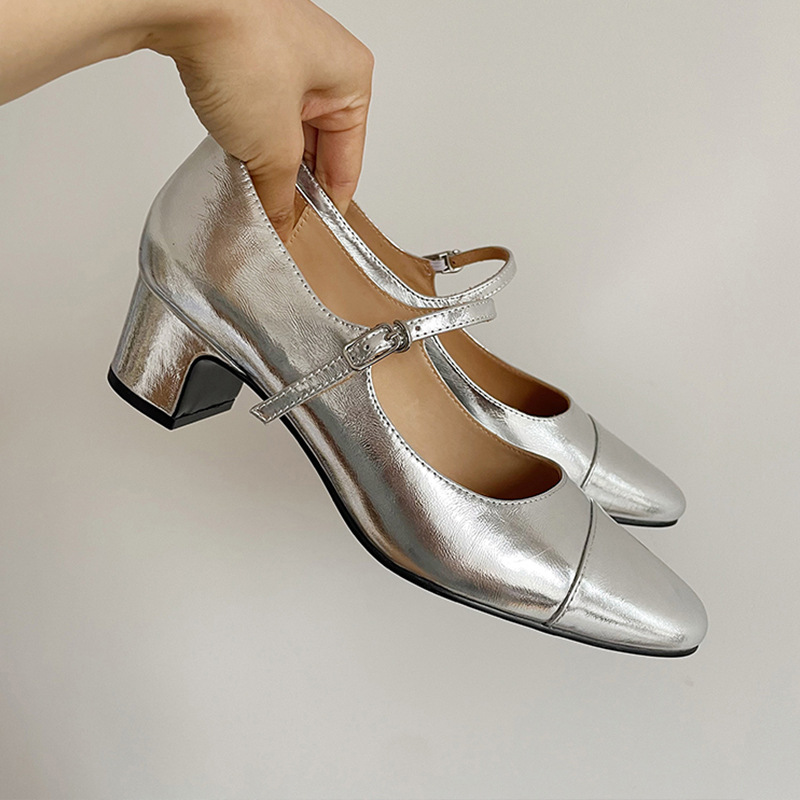 Versión de piel de oveja, zapatos de tacón alto de cuero blanco plateado, boca baja francesa, zapatos individuales de todo fósforo, zapatos Mary Jane de tacón grueso para mujer