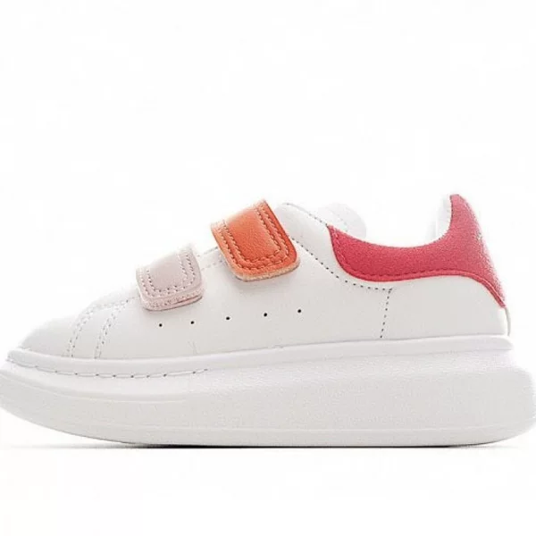 Putian Factory Direct Shipping Mcqueen Children's Shoes with Velcro, Campus White Sneakers for Boys and Girls, Lightweight Sports Shoes, Board Shoes