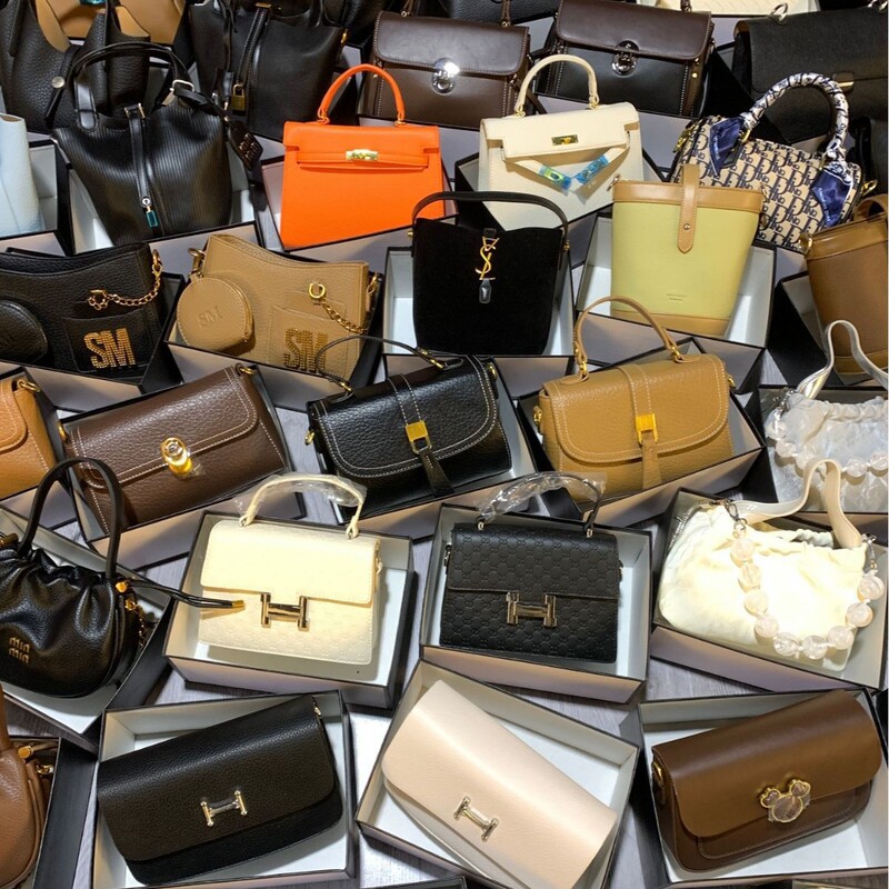 Brand New Women's Bags, Surplus Stock for Foreign Trade, Cross-Border Live Streaming Supply, Women's Shoulder and Crossbody Handbags, Original Packaging, Assorted Styles, Mixed Batch Brand New Women's Bags, Surplus Stock for Foreign Trade, Cross-Border Live Streaming Supply, Women's Shoulder and Crossbody Handbags, Original Packaging, Assorted Styles, Mixed Batch