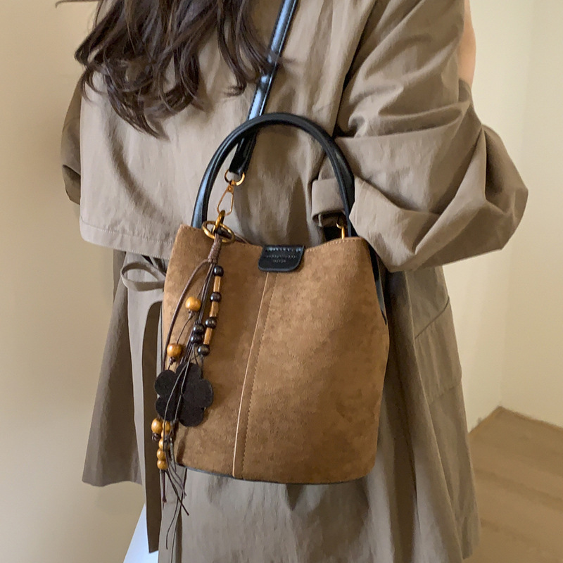 Women's New Fashion Luxury Bucket Bag Korean Niche Suede Handbag Crossbody Bag Versatile Best Seller - Thumbnail 2