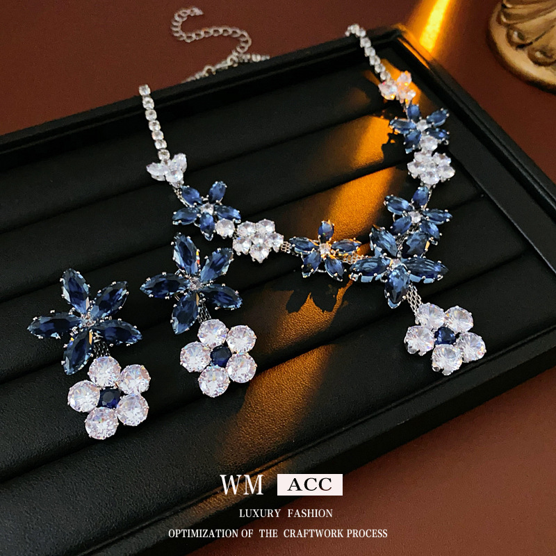 Aguja de plata flor de zircón colgante pernos de moda ligera lujosa cadena de clavícula francesa multifuncional vestido de alto nivel conjunto de joyas