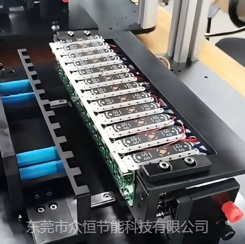 Устройство для визуального контроля дефектов и ошибок в цифровых трубках, сканирования кодов на печатных платах и обнаружения дефектов и ошибок символов