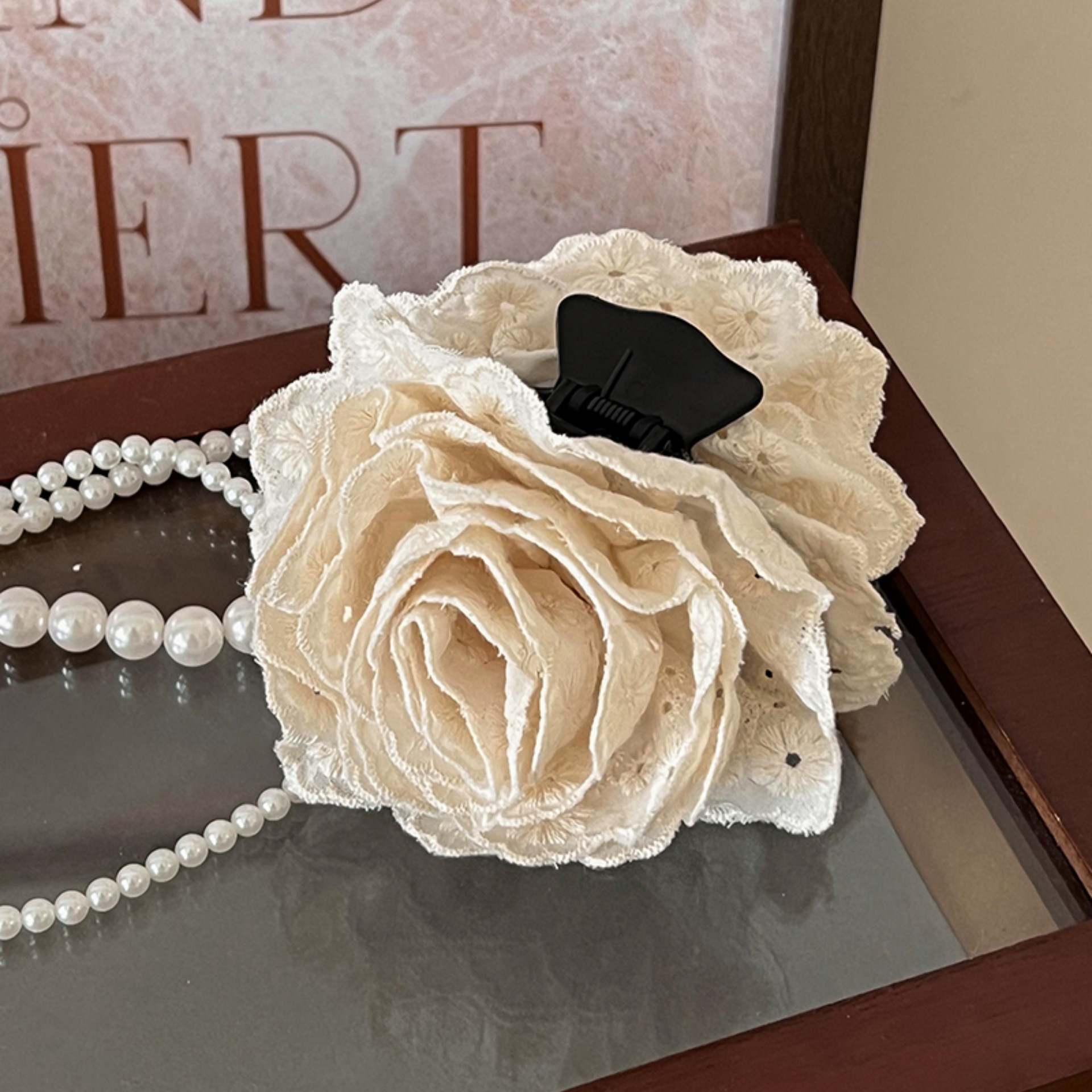 Korean style online celebrity caro rose clip female 2024 new flower shark clip high-grade headdress Flower hairpin headdress_voghion.com