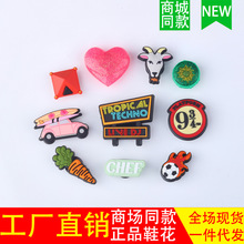 24跨境新款商场同款花园洞洞鞋鞋花扣鞋上小红书同款卡通配饰PVC