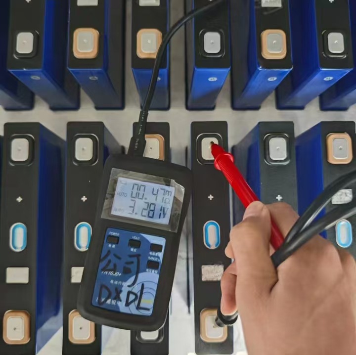 Ningde 100 A célula de energía de fosfato de hierro de litio 3.2V125ah célula de litio de gran monómero para vehículo eléctrico de almacenamiento de energía fotovoltaica