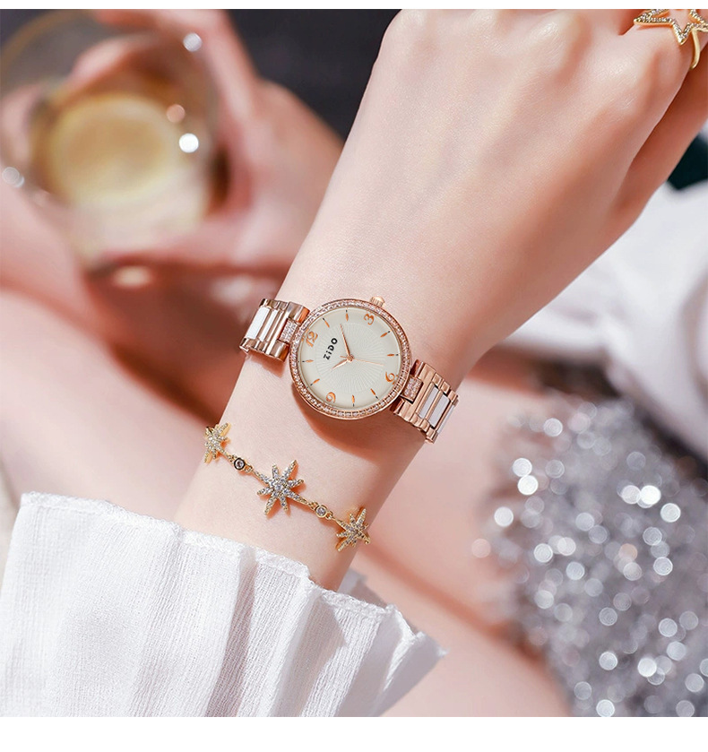 Relógio de quartzo elegante para mulher com detalhes de diamante_voghion.com