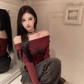 美式辣妹一字肩长袖T恤女装秋季红色印花修身收腰打底衫别致上衣