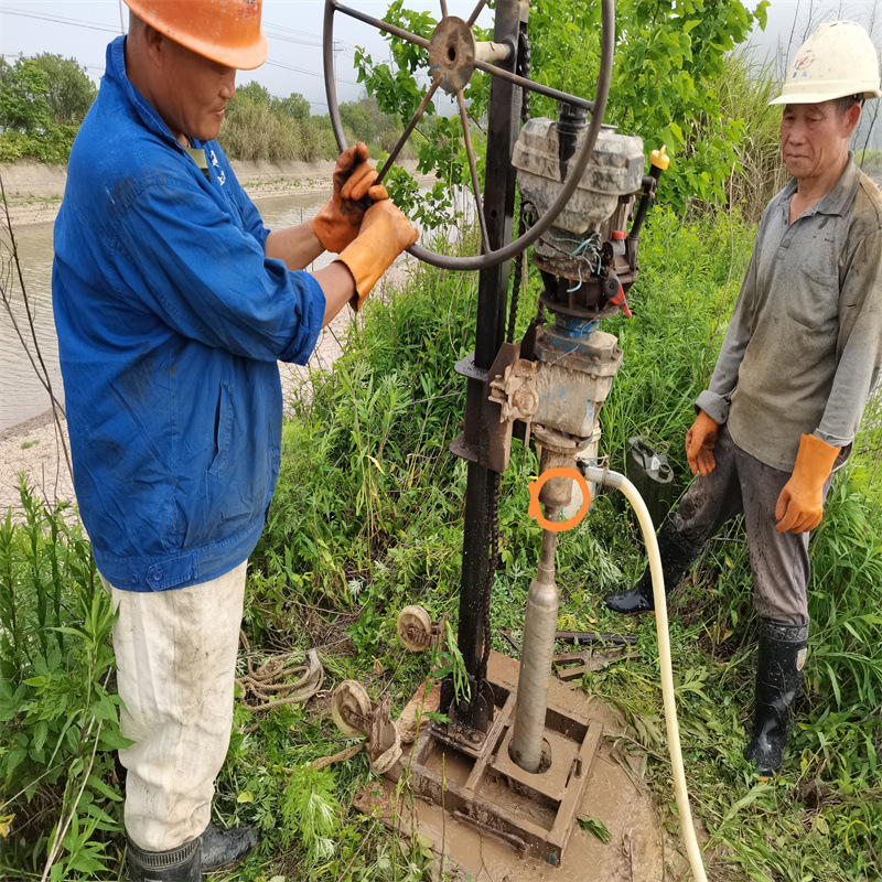 轻便型勘探钻机立架式