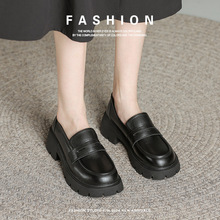 Ů����ЬӢ������һ�_����Ƥ���s������Ь����Ů�ٴ�ܛ��СƤЬ