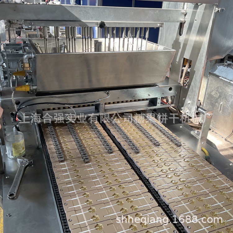 供应棒棒糖设备 球形糖设备 扁平棒糖设备 浇注棒糖生产线视频