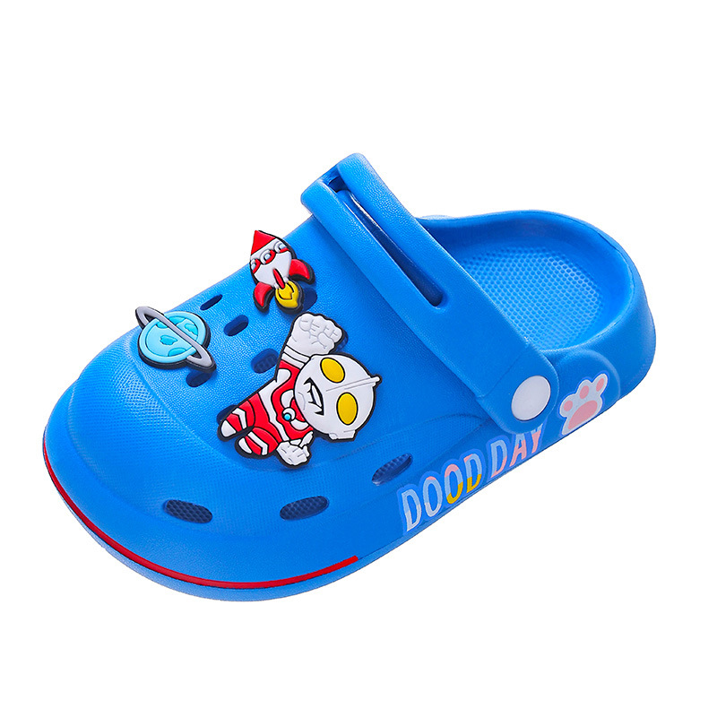 Zapatos de agujero para niños Ultraman niños usan dibujos animados lindo Fondo suave antideslizante zapatillas de verano niños pequeños niños medianos