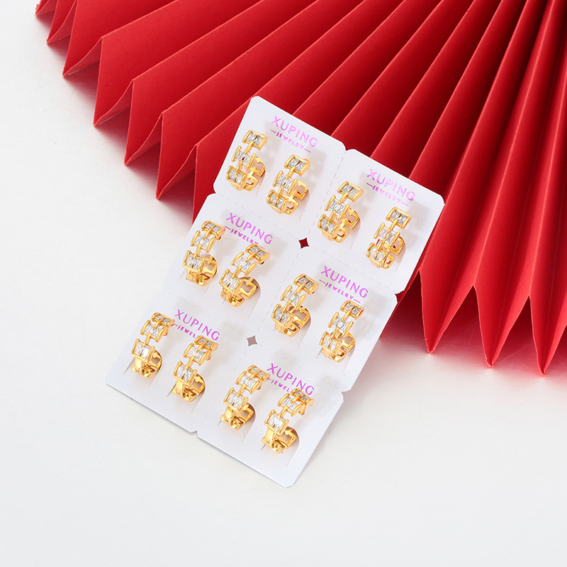 Pendientes de aro Xuping de diseño hueco con estilo de moda y personalidad, imitación de oro, con gemas artificiales, accesorios de oreja sencillos de lujo ligero