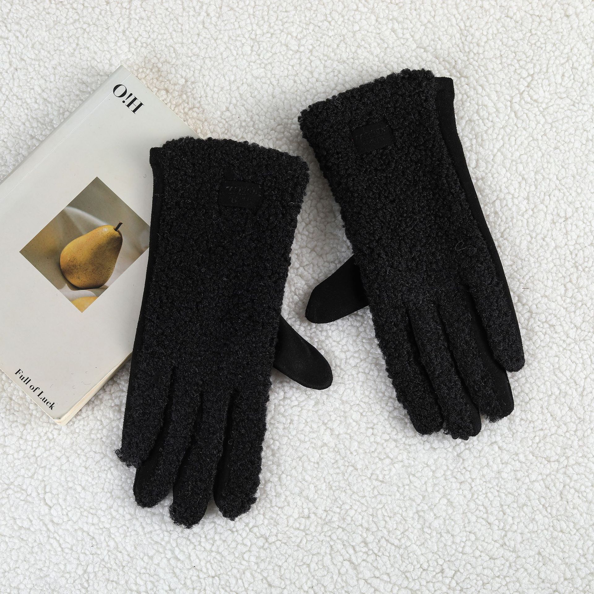 Preventa | Guantes de dedos cálidos y a prueba de viento al aire libre de invierno Guantes de costura de terciopelo granular de diseño de nicho femenino al por mayor