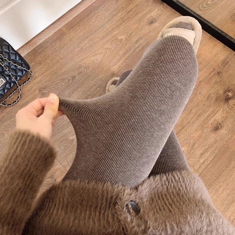 Brown Vertical Pattern Leggings for Women Wholesale Autumn and Winter Fleece-Lined Thickeneded Foot-Stepping Slimming Look Warm Pantyhose Threaded One-Piece Pants Brown Vertical Pattern Leggings for Women Wholesale Autumn and Winter Fleece-Lined Thickeneded Foot-Stepping Slimming Look Warm Pantyhose Threaded One-Piece Pants