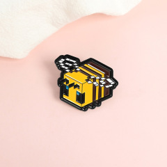 Creative Cartoon Pixel Metal Little Bee Badge | Minecraft-themed Design Illustration Accessory with Powder-Coated Brooch