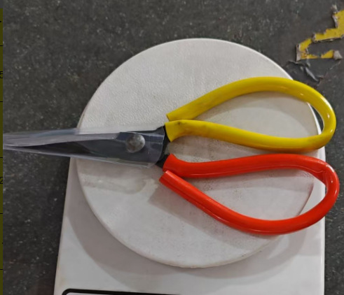 Tijeras de acero inoxidable cuchillo de cocina doméstico rey tijeras multifuncionales rojo y amarillo punta cortador de papel cortador frontal disponible image 7