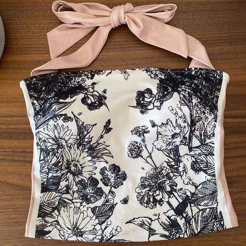 Social media trendy retro printed sports bra with underwire straps, crossbody bowknot, yoga and fitness, sexy backless tank top, beauty back lingerie.