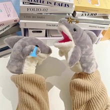 鲨鱼手偶毛绒鲨臂整蛊可张开大嘴巴网红小鲨鱼公仔手套送生日