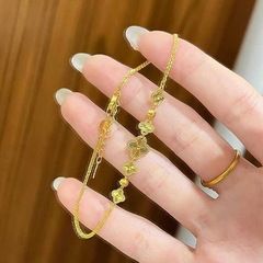 新商品のレーザー五花四葉草のブレスレットの小衆のデザインは甘くて、贅沢なファッションは精巧で、高級感のある手飾りになります。