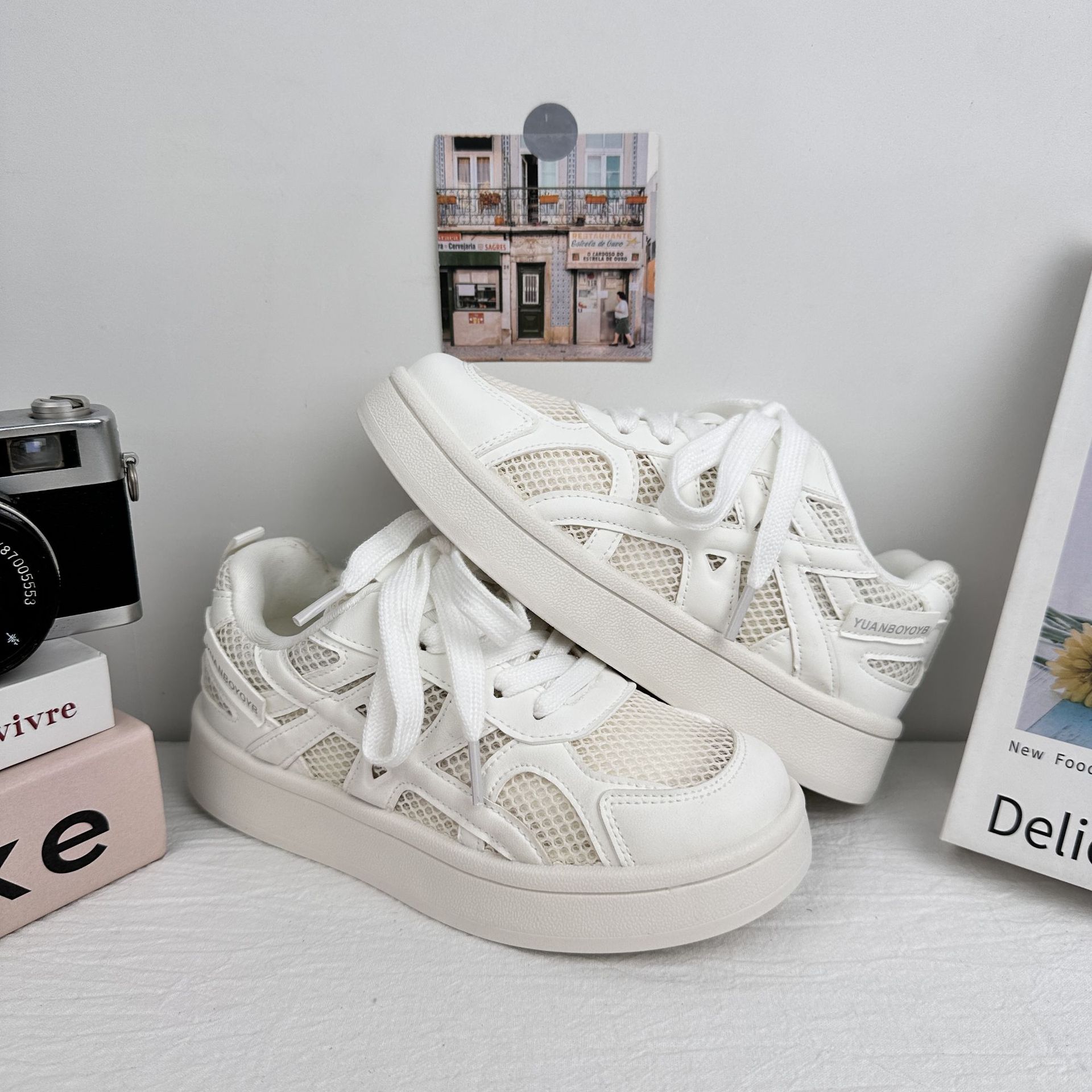 Yuanbo nicho sentido de diseño de zapatos casuales de mujer versátiles 2025 nuevo verano mallas transpirables zapatos de suela gruesa