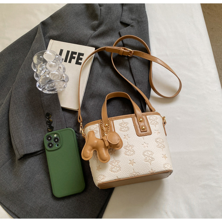 French niche fashion handbag for women, 2025 new high-end and stylish crossbody bag, casual and versatile bucket bag undefined