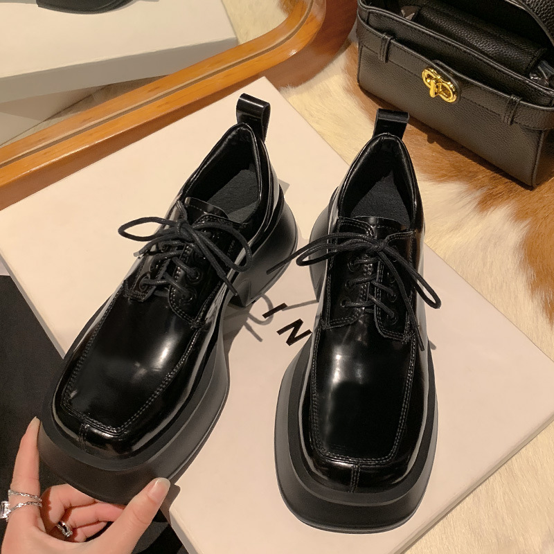 Giày loafer nữ đế xuồng platform da thật buộc dây phối màu đen trắng — màu đen